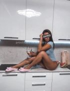 Девушка легкого поведения  Эльза  с аппетитными формами